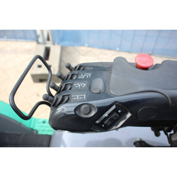 2013 MITSUBISHI FG25N-47492628