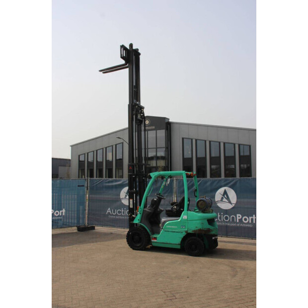 2013 MITSUBISHI FG25N-47492634