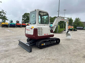 2014-takeuchi-tb140c-47495216
