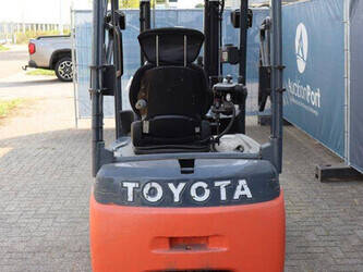 2012-toyota-8fbet16-1457996-47497167
