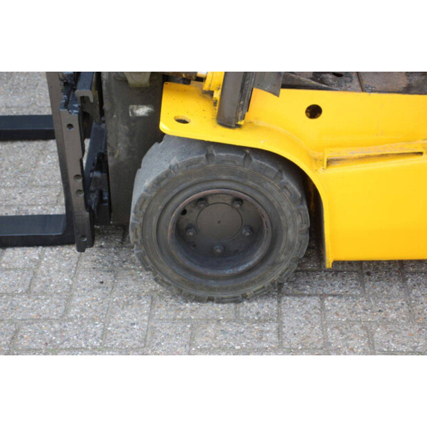 2011 Hyundai 20B-7-47497817