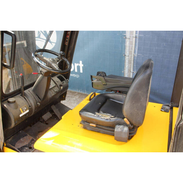 2011 Hyundai 20B-7-47497823