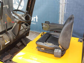 2011-hyundai-20b-7-1458023-47497823