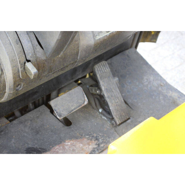 2011 Hyundai 20B-7-47497824