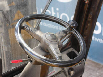 2011-hyundai-20b-7-1458023-47497825