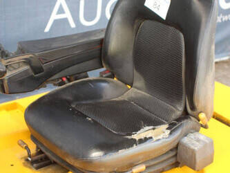 2011-hyundai-20b-7-1458023-47497826