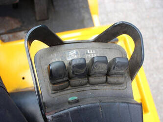 2011-hyundai-20b-7-1458023-47497827