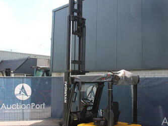 2011-hyundai-20b-7-1458023-47497833