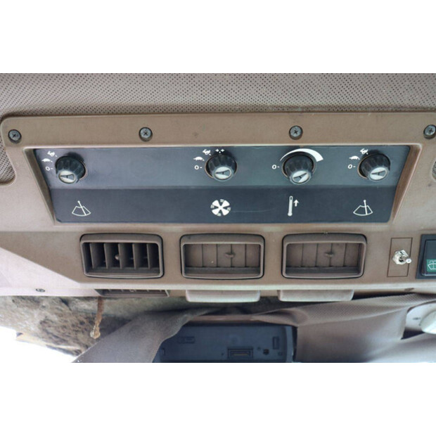 1998 JOHN DEERE 2250-47498675