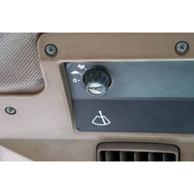 1998 JOHN DEERE 2250-47498676