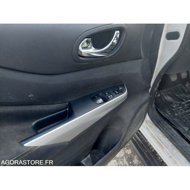 2019 NISSAN NP300-47509800
