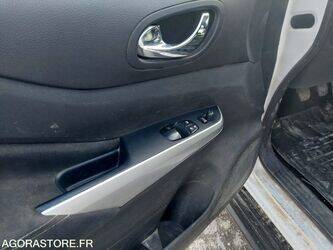 2019-nissan-np300-1458130-47509800