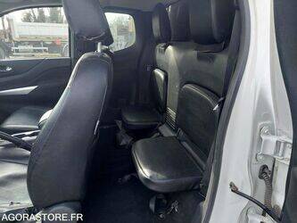 2019-nissan-np300-1458130-47509801