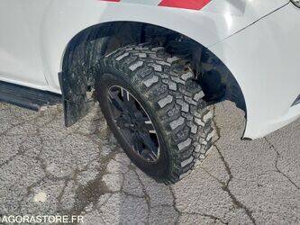 2019-nissan-np300-1458130-47509807