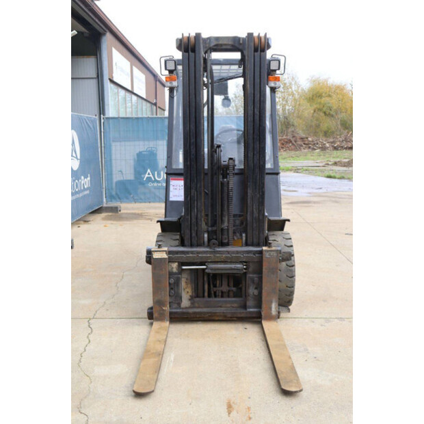 1998 يال GDP30TF-47512957