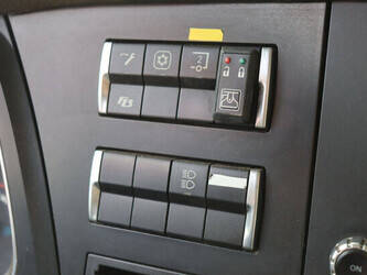 2017-mercedes-benz-actros-2551-1458187-47513966