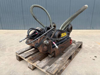 Image for ATTACHMENTS 2020 OilQuick M318D