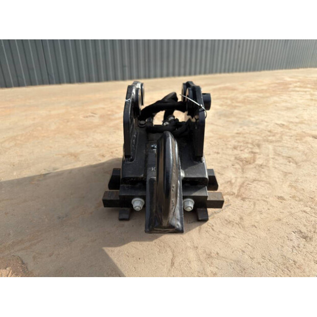 2022 فيراكتيرت CW05-47514993
