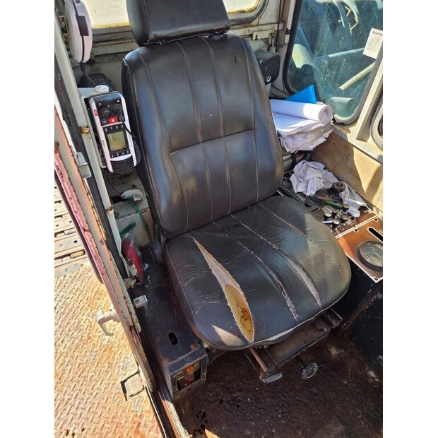 1998 IHI cch300T-47518436
