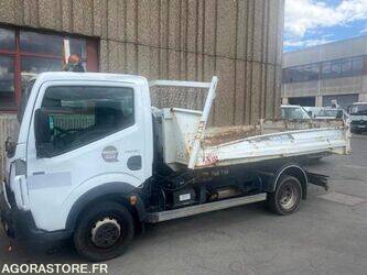 2012-renault-maxity-1458306-47526361