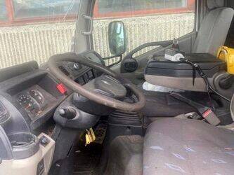 2012-renault-maxity-1458306-47526363