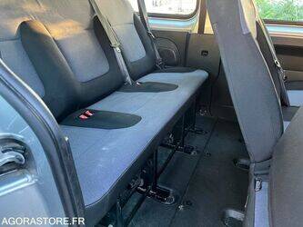 2016-opel-vivaro-1458309-47526502