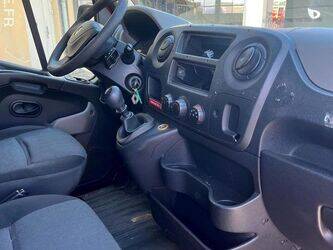 2011-renault-master-1458312-47526552