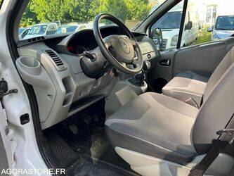 2013-renault-trafic-1458316-47526682