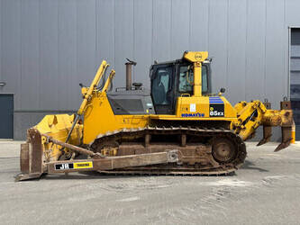 صورة ل جرارات 2011 كوماتسو D85EX-15E0