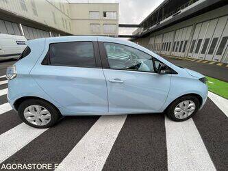2013-renault-zoe-1458383-47541539