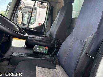 2008-renault-premium-1458388-47541625