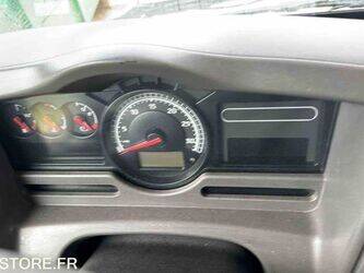2011-renault-premium-1458408-47542130