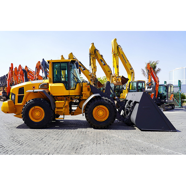 2014 فولفو L90G-47544804