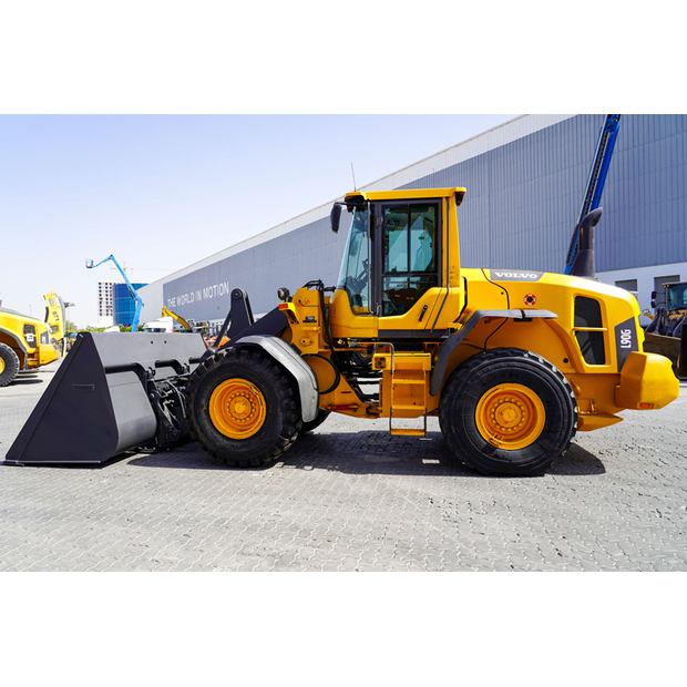 2014 فولفو L90G-47544807