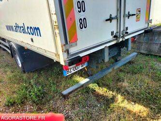 2011-renault-premium-1458677-47558297