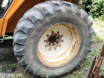 renault-800m-1458682-47558370
