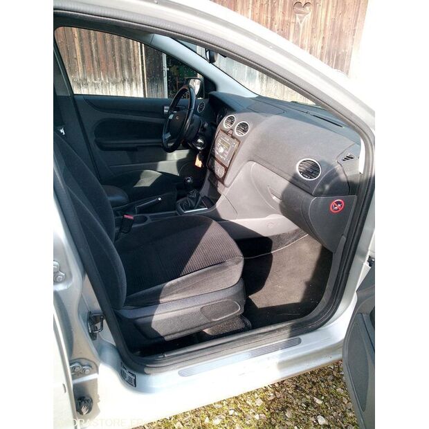 2006 Ford Focus-47558515
