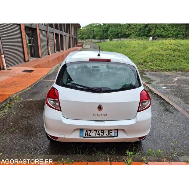 2010 Renault Clio-47558731
