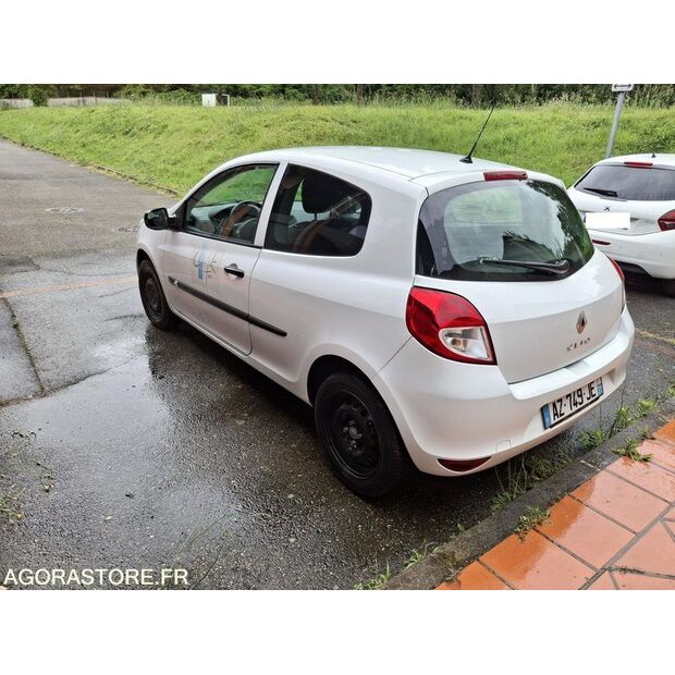2010 Renault Clio-47558732