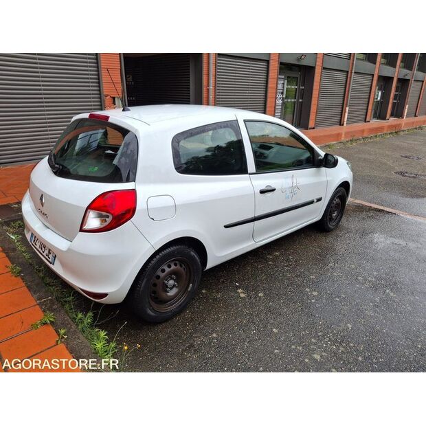 2010 Renault Clio-47558733