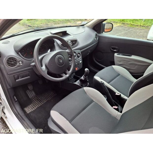 2010 Renault Clio-47558736