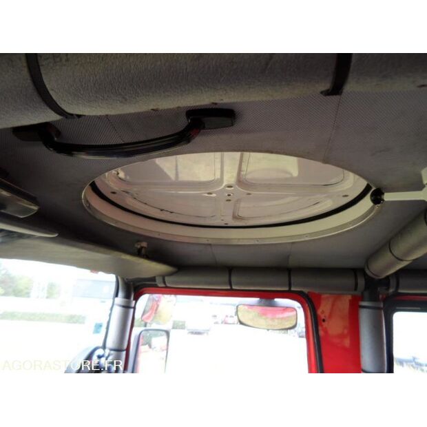 2001 Renault M210-47558839