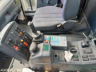 2004-mercedes-benz-unimog-1458704-47559050