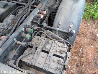 2004-mercedes-benz-unimog-1458704-47559057