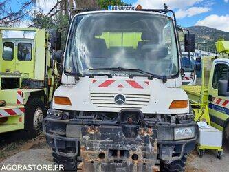2004-mercedes-benz-unimog-1458704-47559068
