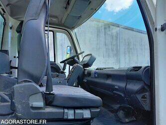 2004-mercedes-benz-unimog-1458704-47559070