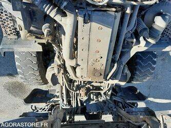 2004-mercedes-benz-unimog-1458704-47559084