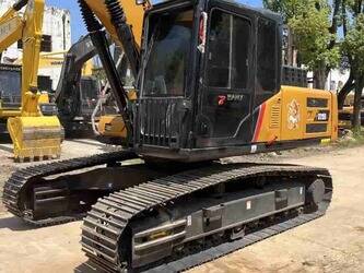 صورة ل حفارات مجنزرة 2025 ساني SY215C-9