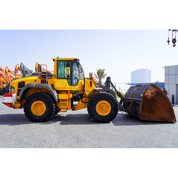 2017 فولفو L110H-47562321