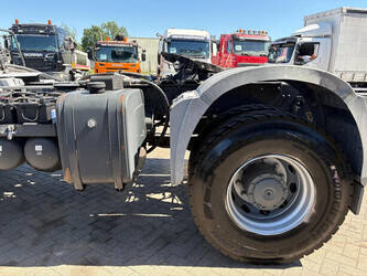 2011-mercedes-benz-actros-1458767-47562594